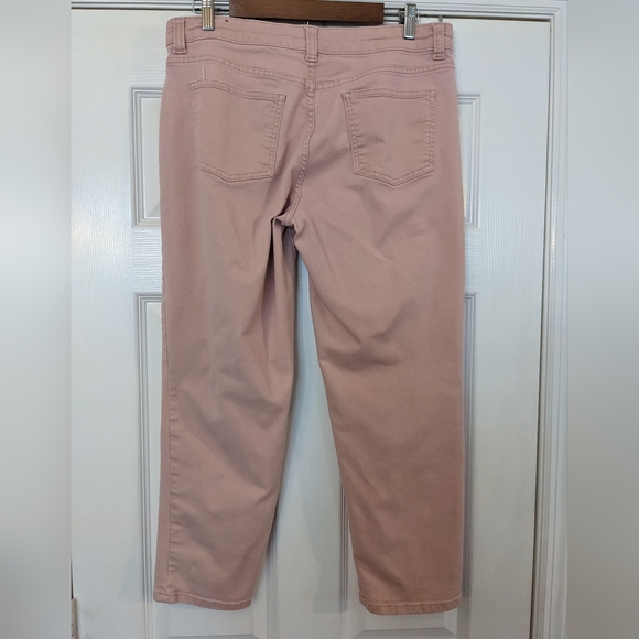 *Sold*ALBOTS Outlet Simply Flattering 5 Pocket Jeans - Picture 7 of 9